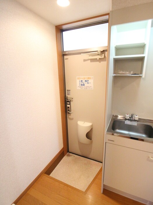 物件内観写真17　(玄関)