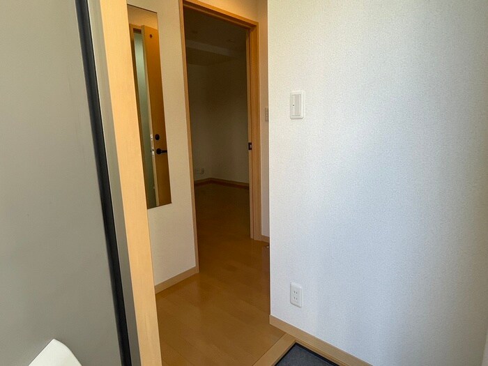 物件内観写真13　(廊下)