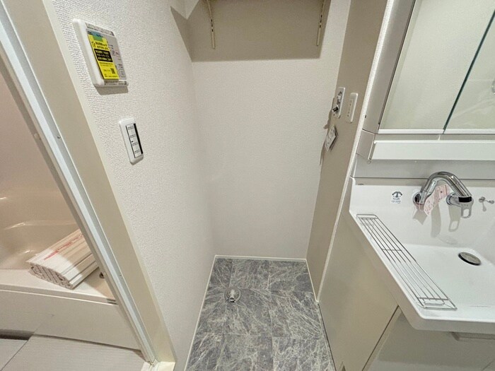 物件内観写真11　(洗濯機置場)