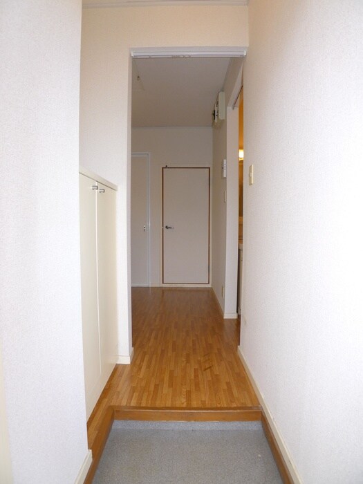物件内観写真7　(玄関)