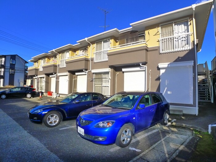 物件外観写真3　(駐車場)