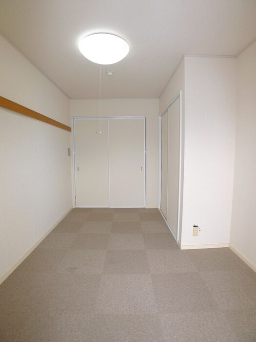 物件内観写真11　(居室)