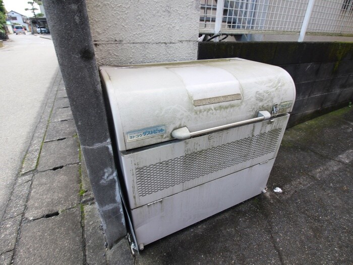 物件外観写真4　(建物設備)