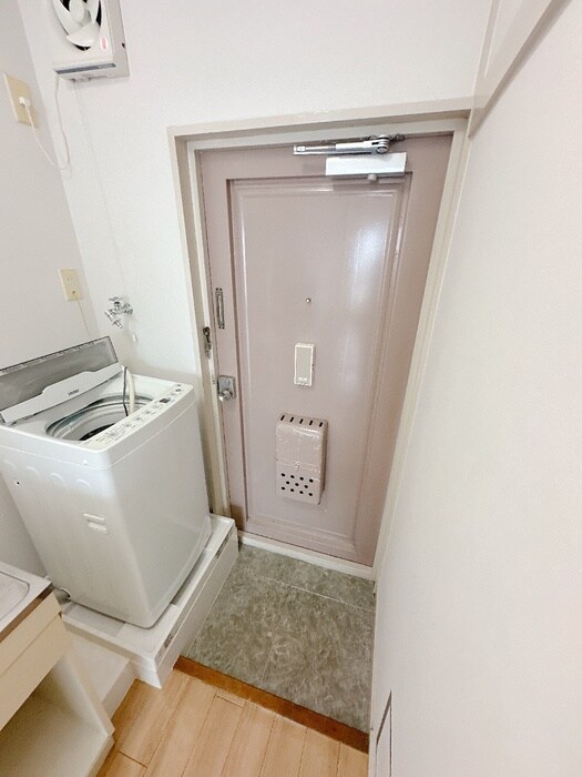 物件内観写真17　(玄関)