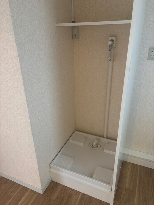 物件内観写真14　(洗濯機置場)