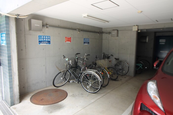 物件外観写真3　(駐輪場)