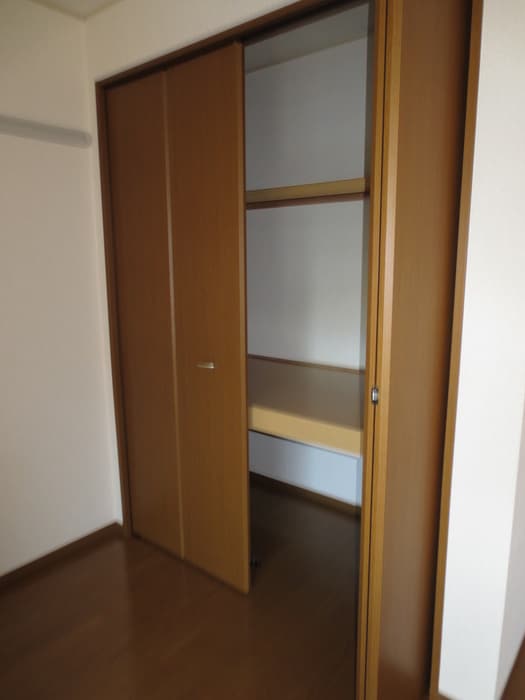 物件内観写真12　(収納)