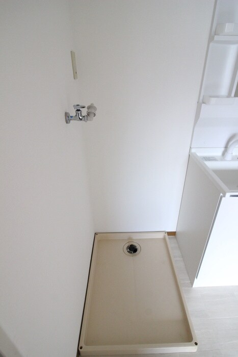 物件内観写真16　(洗濯機置場)