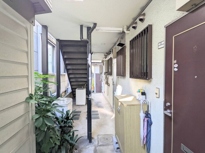 物件外観写真4　(エントランス部分)