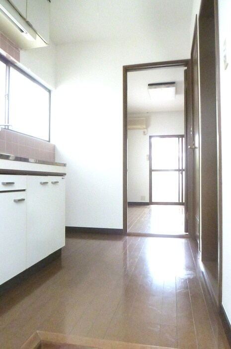 物件内観写真14　(廊下)