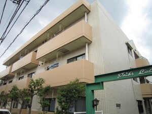 ペインズコ－ト外観写真