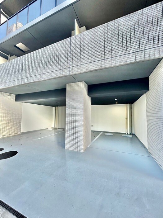 物件外観写真4　(駐車場)