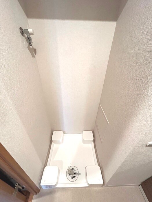 物件内観写真12　(洗濯機置場)