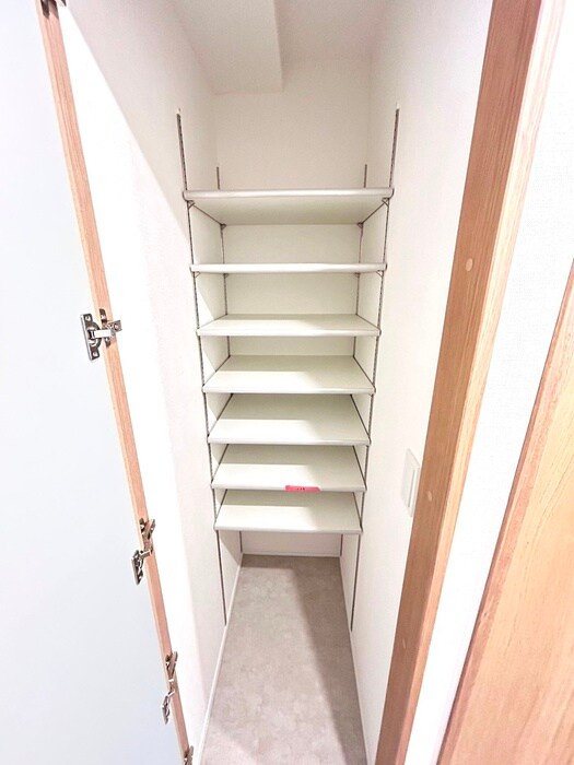 物件内観写真18　(靴箱)