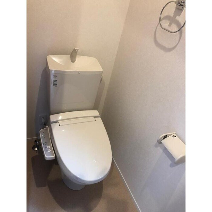 物件内観写真8　(トイレ)