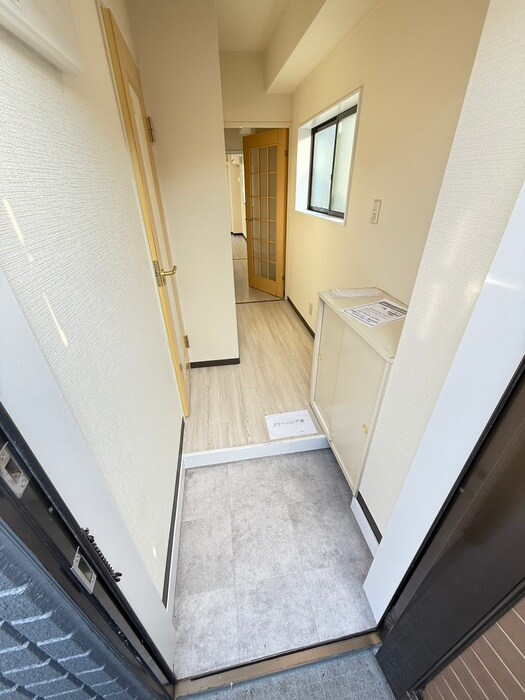 物件内観写真17　(玄関)