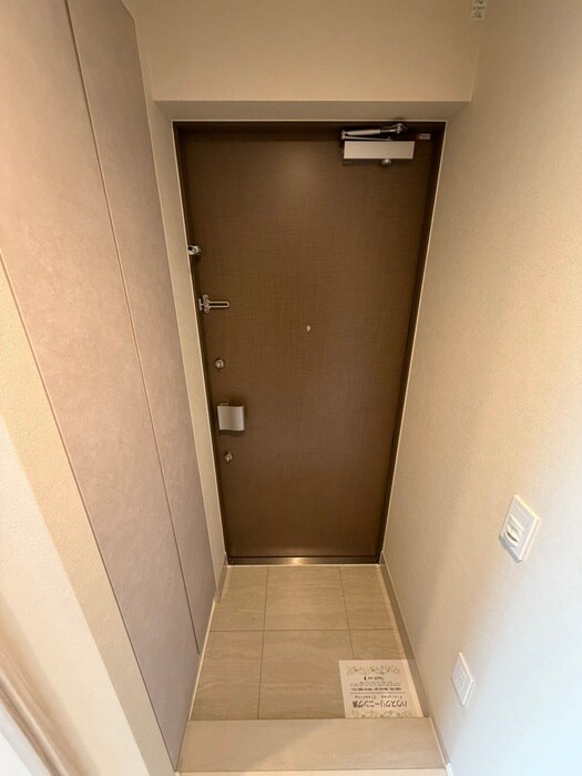 物件内観写真16　(玄関)