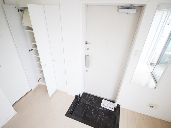 物件内観写真18　(玄関)