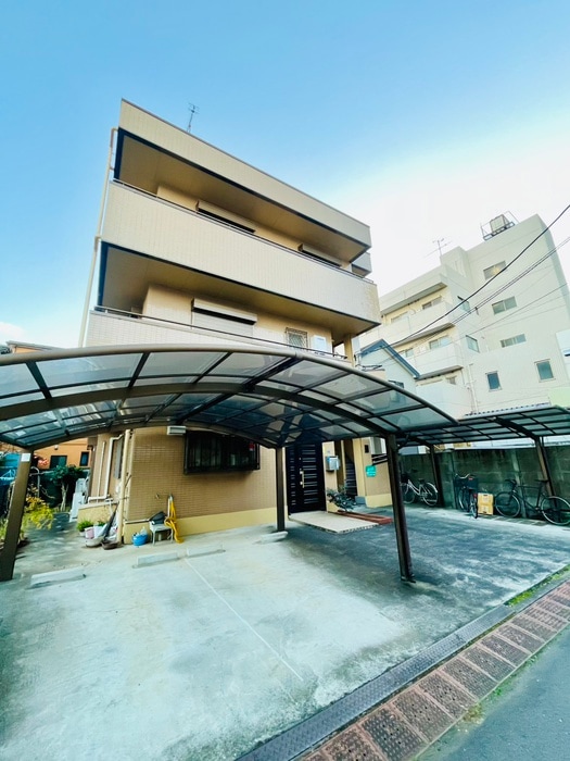 物件外観写真3　(駐車場)