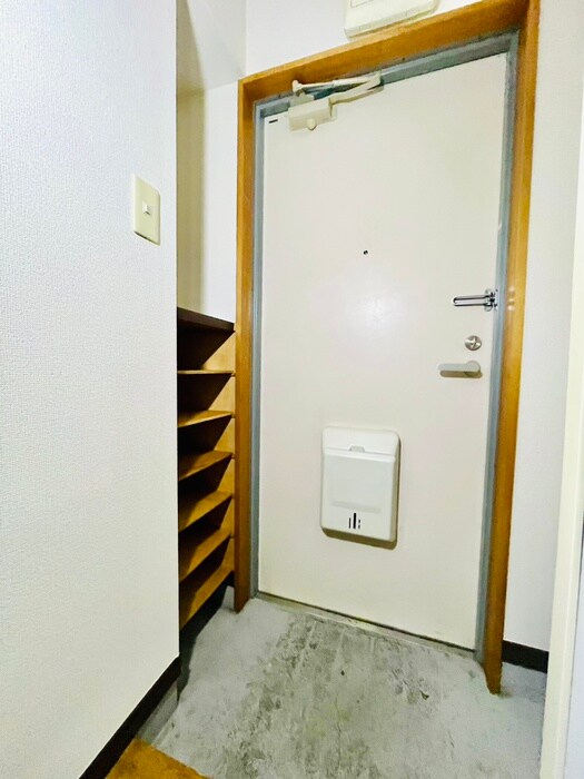物件内観写真17　(玄関)