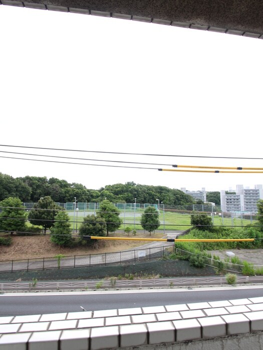 物件内観写真15　(室内からの展望)