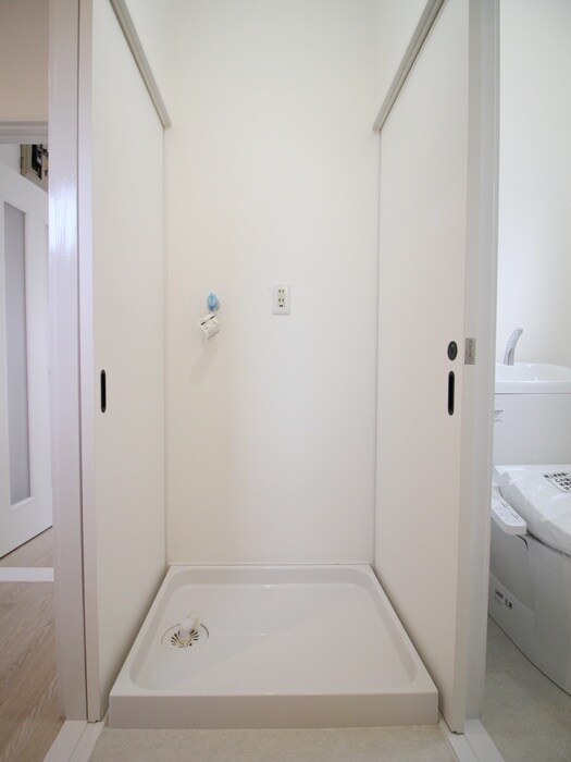 物件内観写真16　(洗濯機置場)