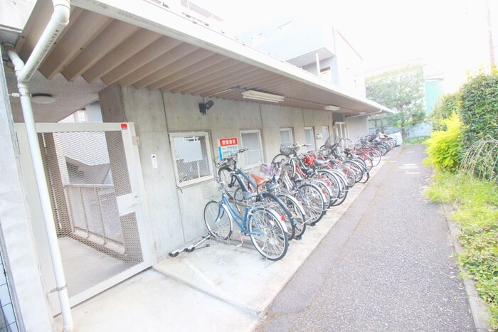 物件外観写真3　(駐輪場)