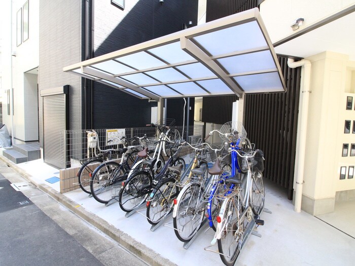 物件外観写真3　(駐輪場)