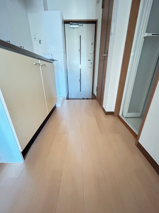 物件内観写真18　(廊下)