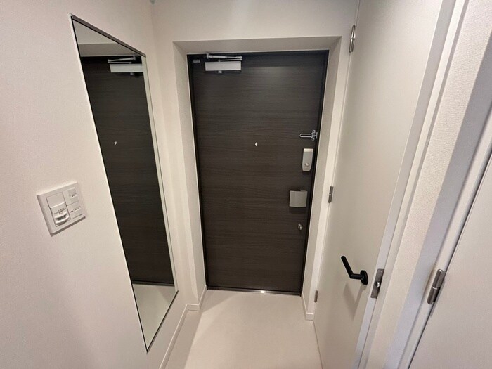 物件内観写真16　(玄関)