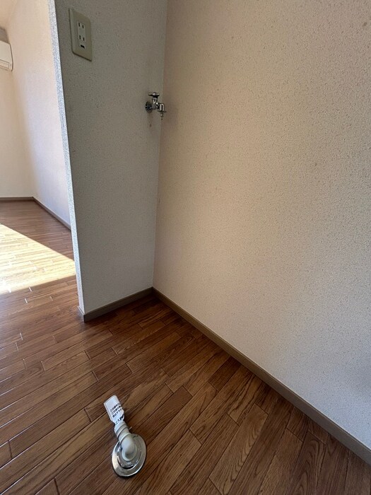 物件内観写真13　(洗濯機置場)