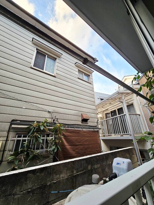 物件内観写真18　(室内からの展望)