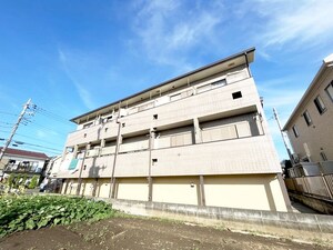 フレール・セゾン外観写真