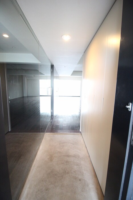 物件内観写真7　(玄関)