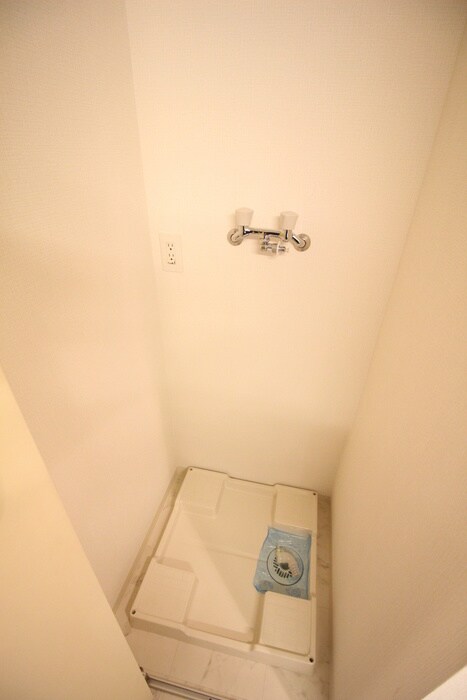 物件内観写真16　(洗濯機置場)