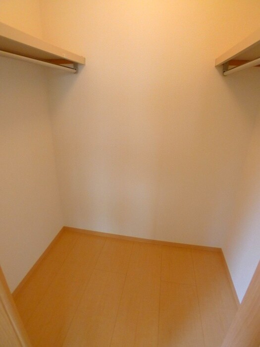 物件内観写真11　(収納)