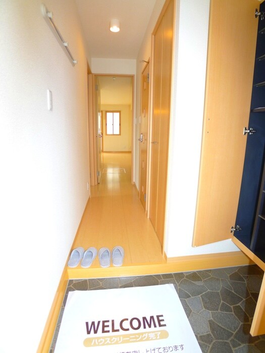 物件内観写真14　(玄関)