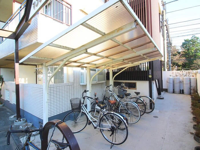 物件外観写真4　(駐輪場)