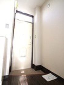 物件内観写真14　(玄関)