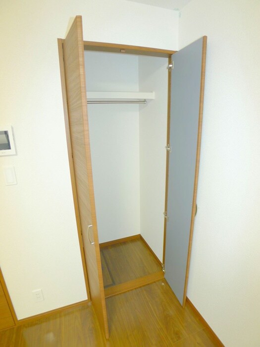 物件内観写真12　(収納)