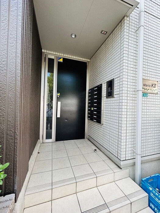 物件外観写真3　(エントランス部分)