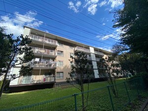 鵜野森団地A棟(402)外観写真