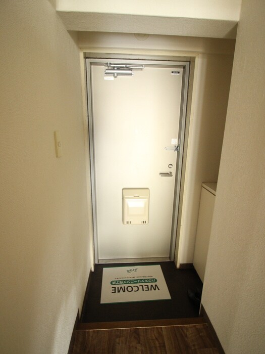 物件内観写真12　(玄関)