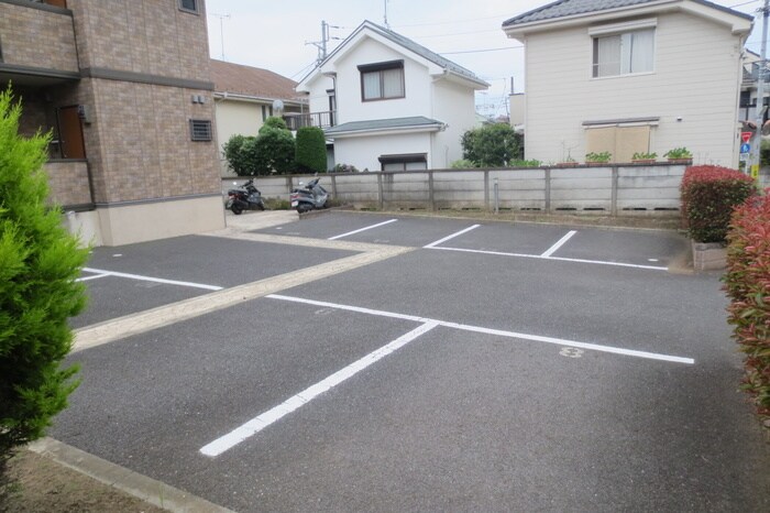 物件外観写真6　(駐車場)