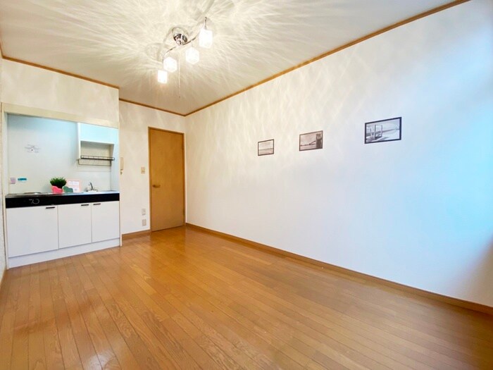 物件内観写真9　(居室)