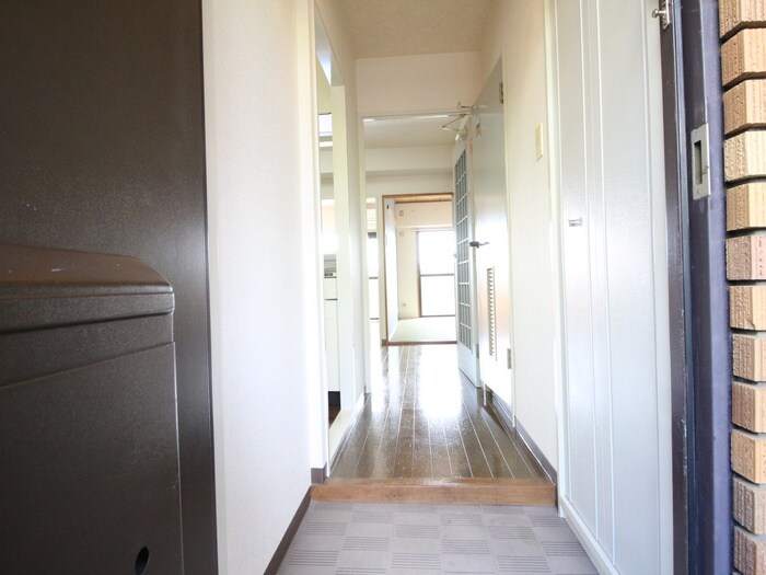 物件内観写真14　(玄関)