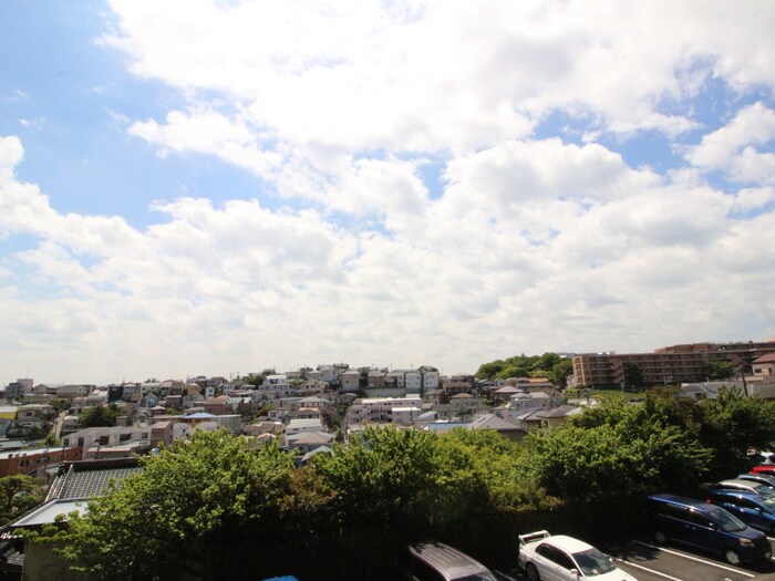 物件内観写真22　(室内からの展望)