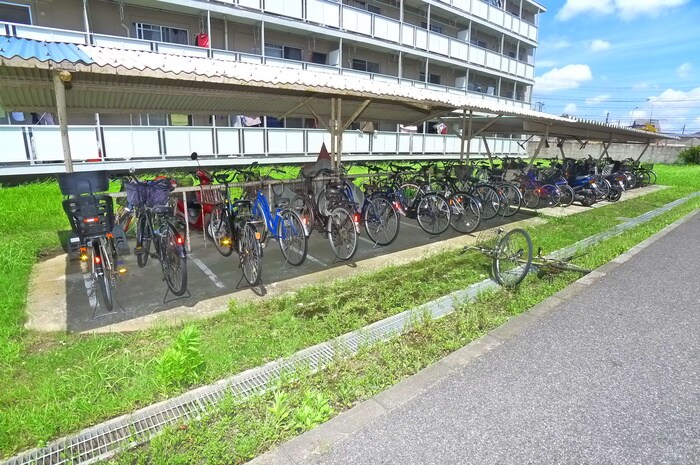 物件外観写真6　(駐輪場)