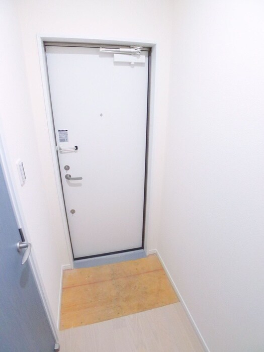 物件内観写真16　(玄関)