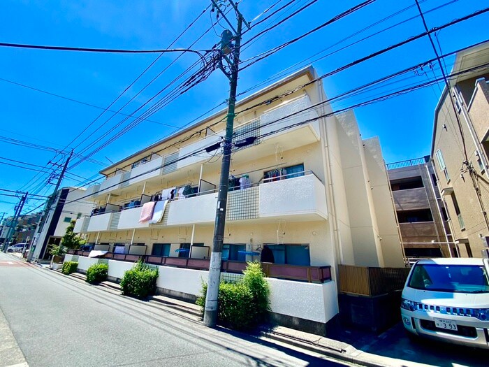 物件外観写真2　(エントランス部分)